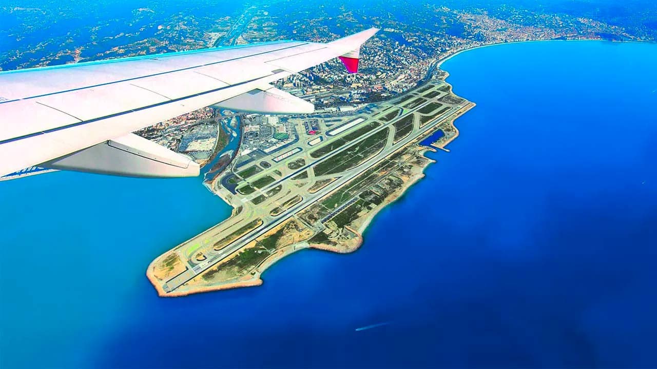 Aéroport : le trafic reprend, le chantier d’extension du T2 suit