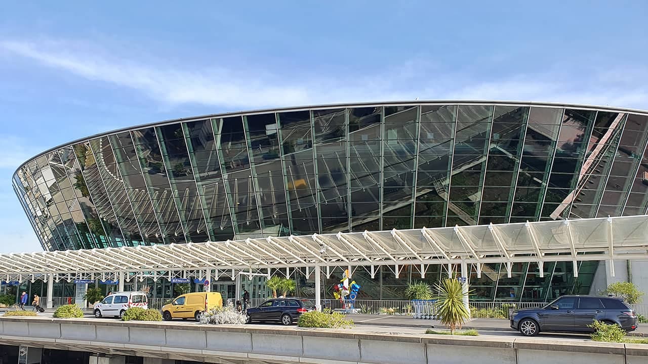 Le plan des aéroports azuréens pour réduire de 10% leur consommation électrique